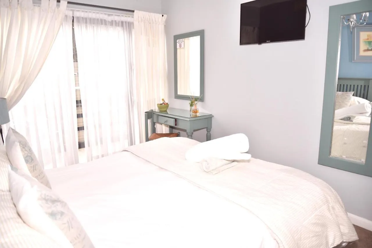 Sunset Decks Guesthouse Κέιπ Τάουν