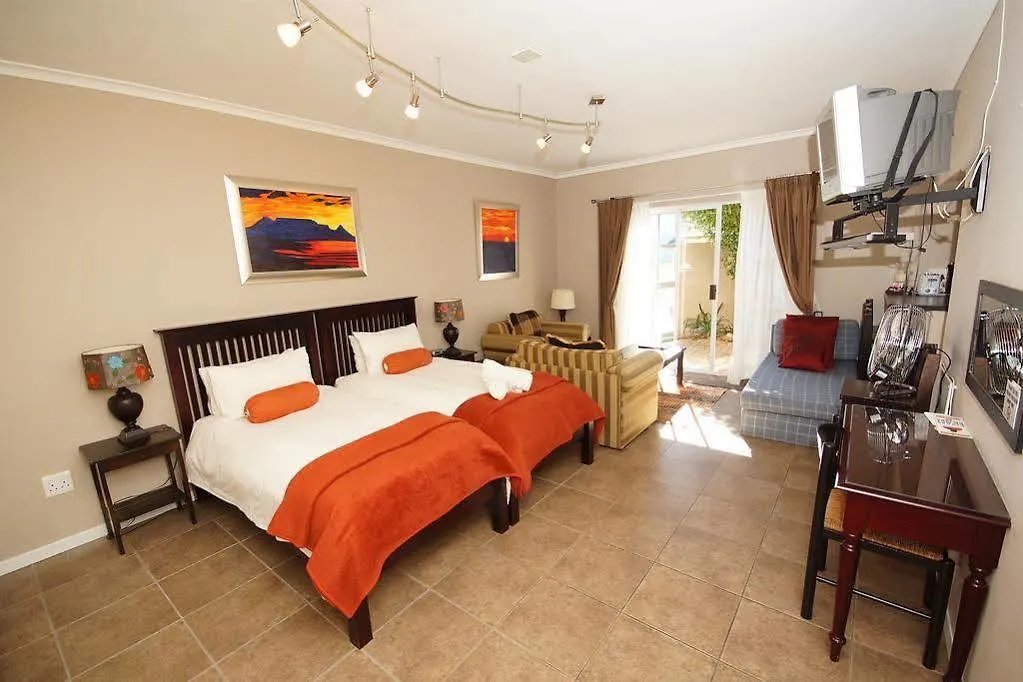 Sunset Decks Guesthouse Κέιπ Τάουν 3*,